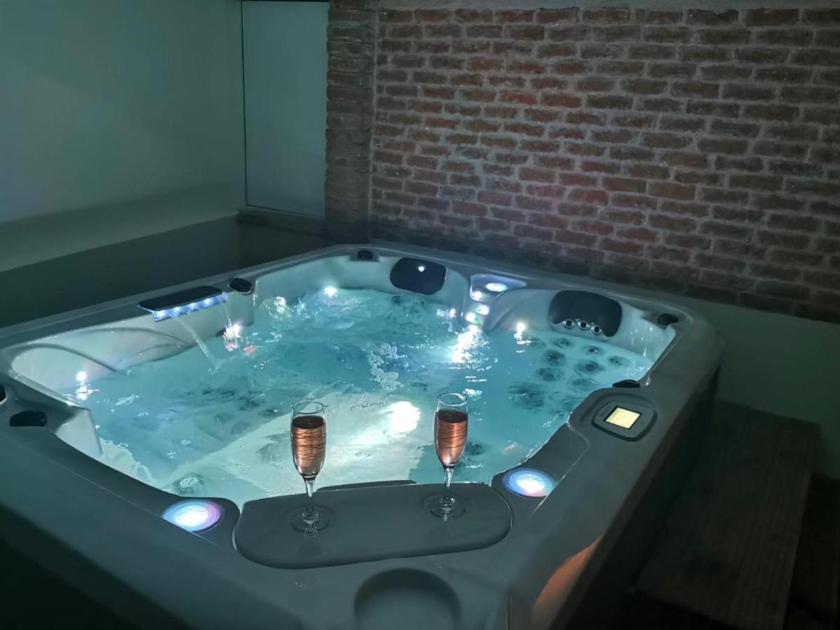 Gite Le Jardin Secret Et Gite Au Temps Suspendu Montpezat  Εξωτερικό φωτογραφία