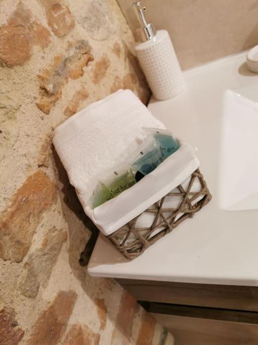 Gite Le Jardin Secret Et Gite Au Temps Suspendu Montpezat  Εξωτερικό φωτογραφία