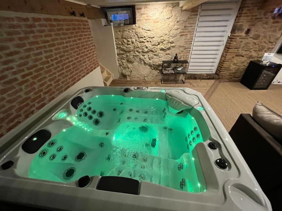 Gite Le Jardin Secret Et Gite Au Temps Suspendu Montpezat  Εξωτερικό φωτογραφία
